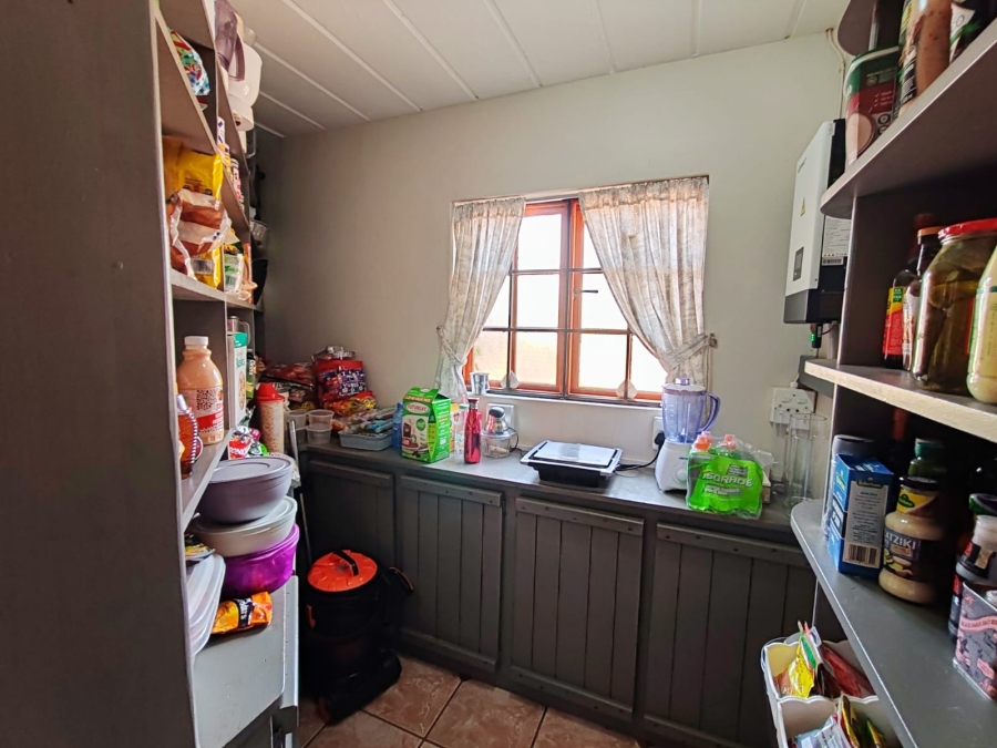 4 Bedroom Property for Sale in Van Der Hoff Park North West